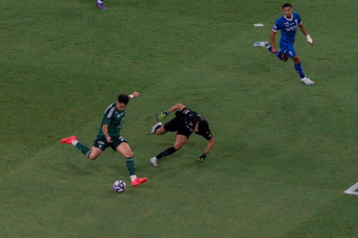  كلاسيكو الدوري السعودي.. أهلي جدة 1-2 الهلال.. ريمونتادا الزعيم (فيديو)